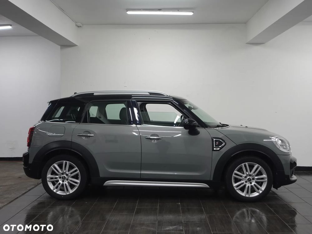 MINI Countryman Cooper All4 Essential Trim - 9