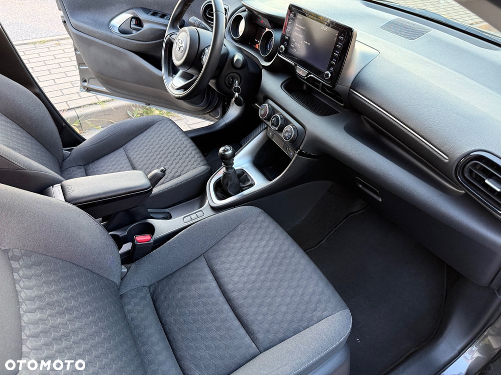Toyota Yaris 1.5 Comfort - 25