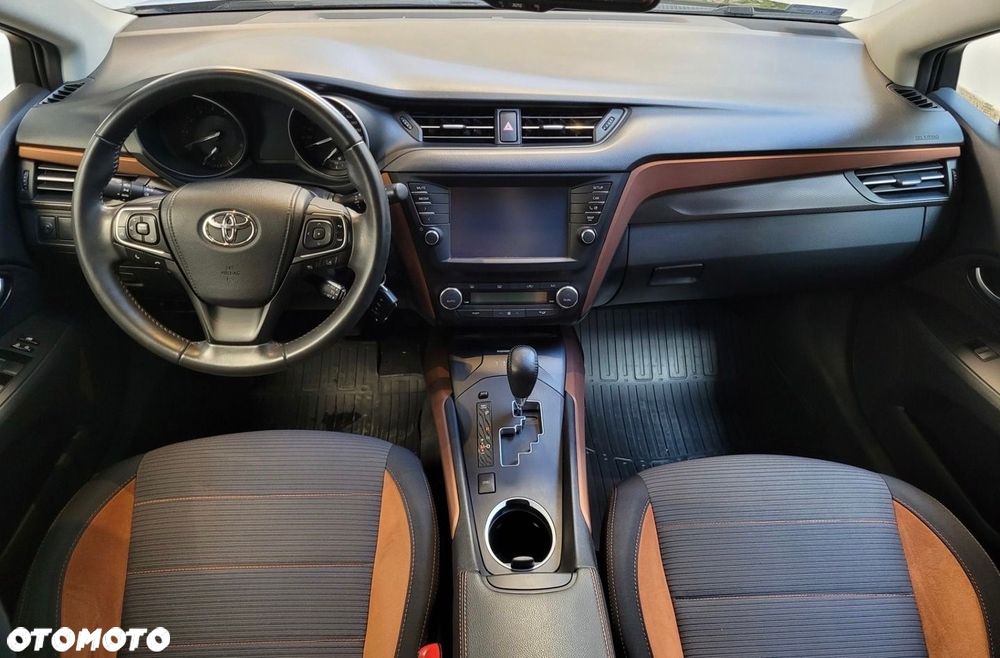 Toyota Avensis 1.8 Premium MS - 8