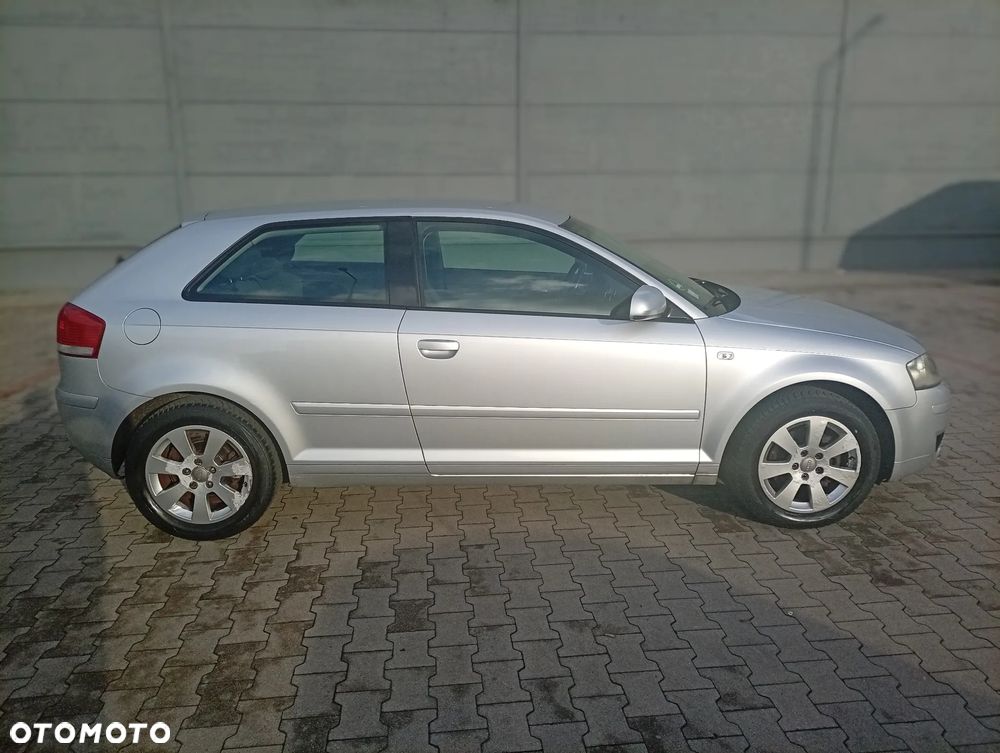 Audi A3 3-drzwiowe 1.6 Ambition - 7