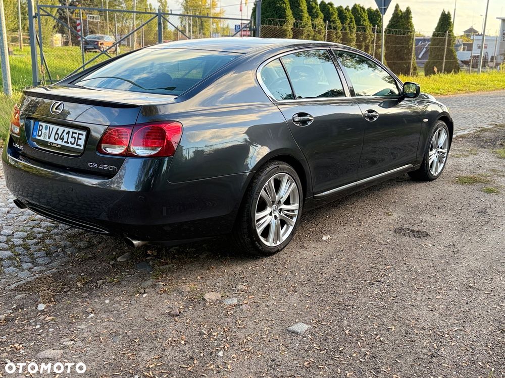 Lexus GS - 10