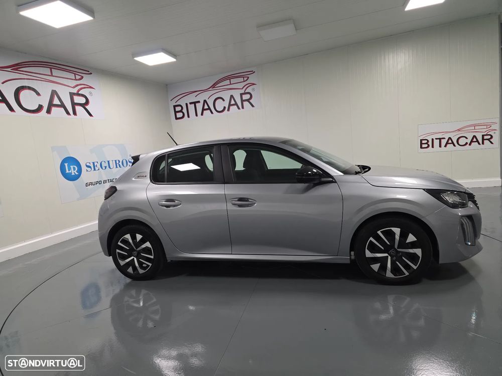 Peugeot 208 2025 photo 2