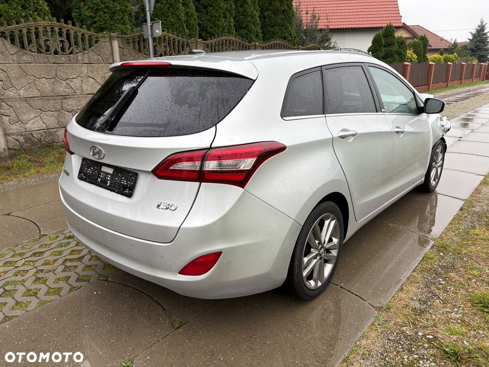 Hyundai i30 blue 1.6 CRDi Passion - 7
