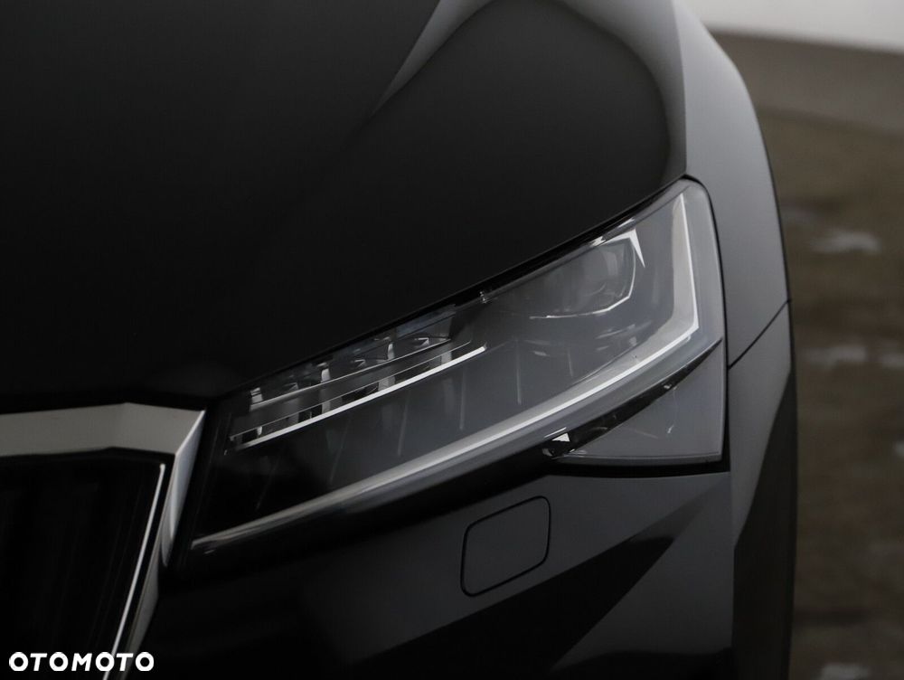 Skoda Superb 2.0 TDI SCR 4x4 Scout DSG - 28