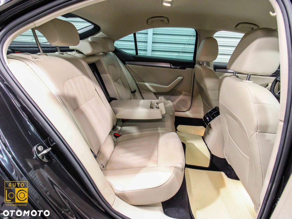 Skoda Superb 2.0 TDI Style DSG - 11