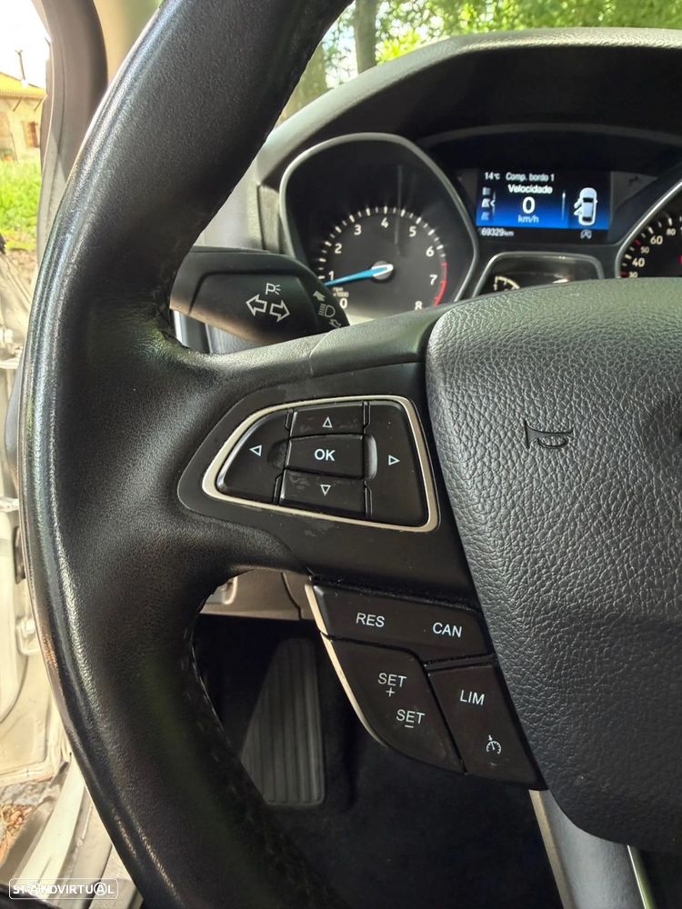 Ford Focus SW 1.0 EcoBoost S&S TITANIUM - 19