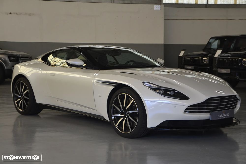Aston Martin DB11 Coupé V12 Auto - 3