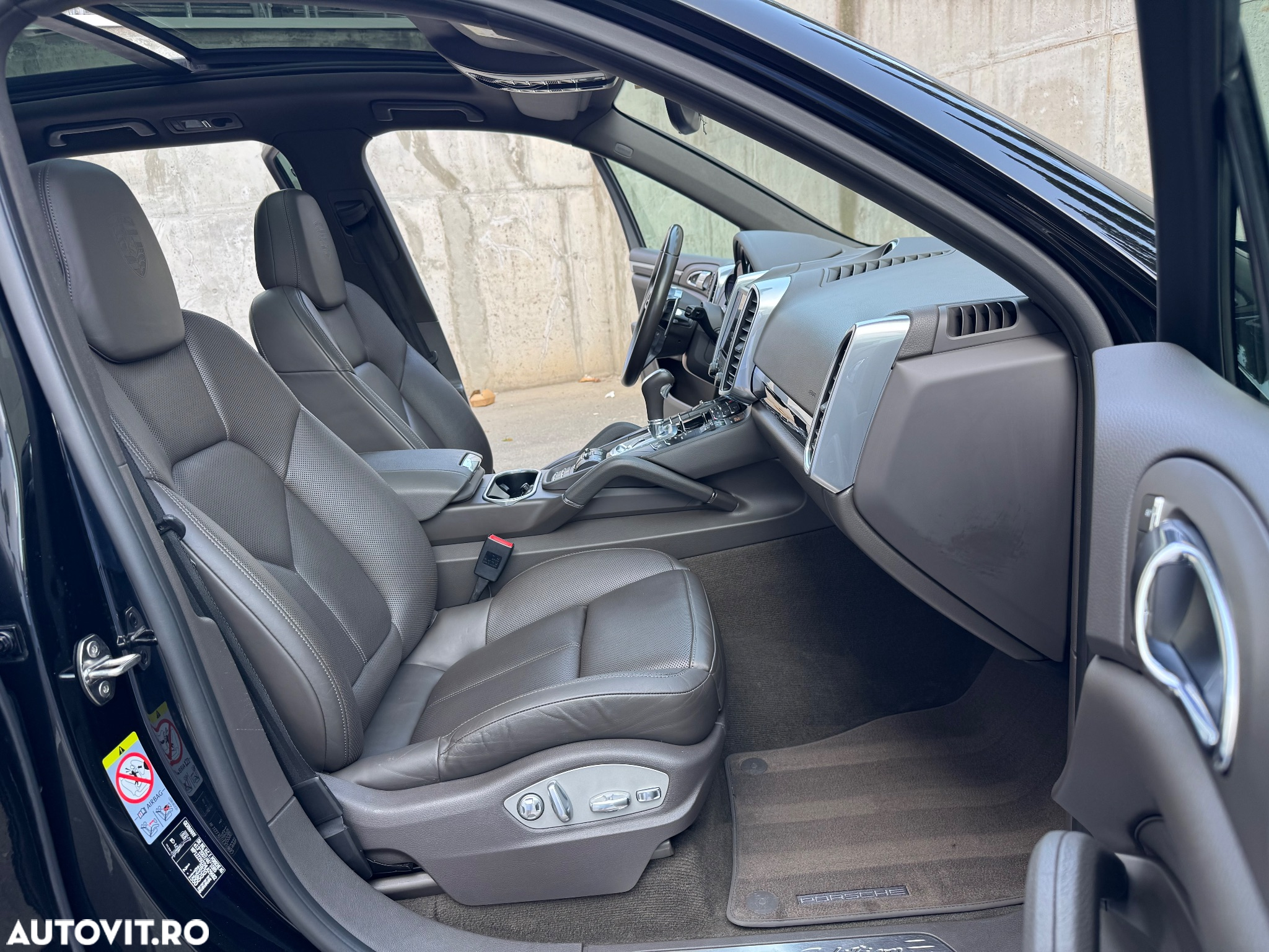 Porsche Cayenne Diesel Platinum Edition - 16