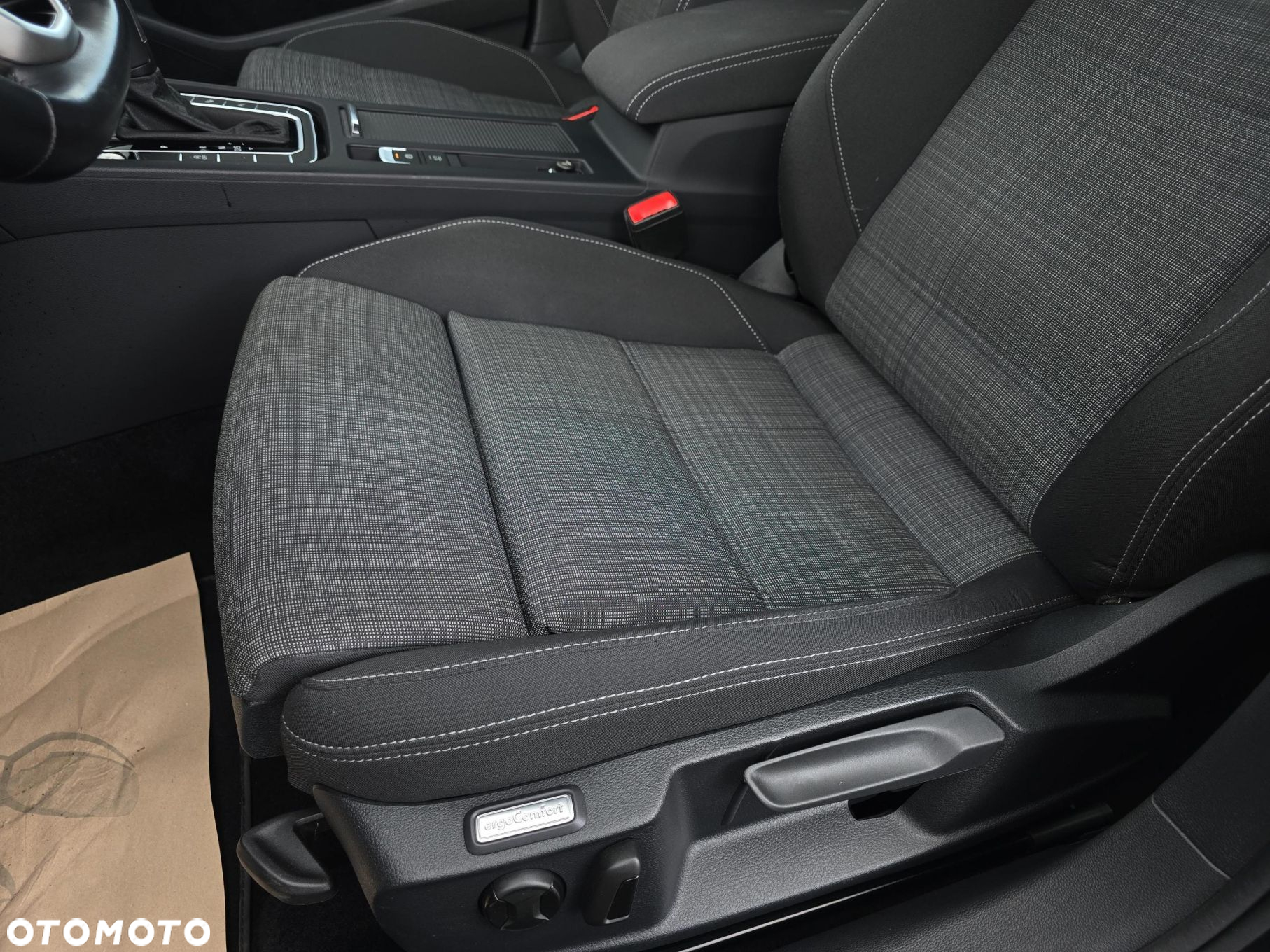 Volkswagen Passat - 12