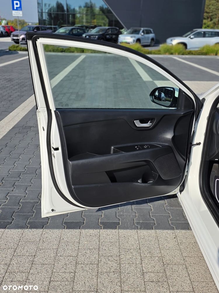 Kia Rio 1.2 L - 13