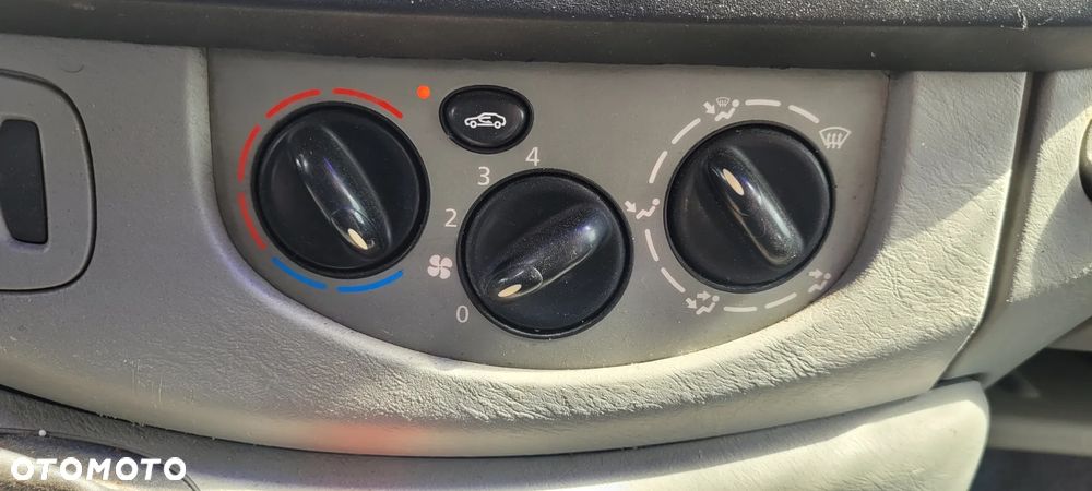 PANEL KLIMATYZACJI VIVARO TRAFIC PRIMASTER 2007r - 1