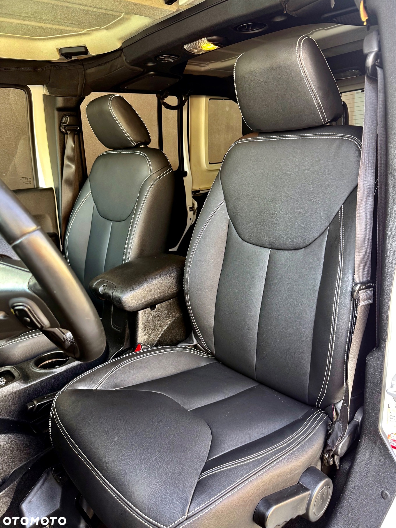 Jeep Wrangler 3.6 Unlim Black Edition II - 24
