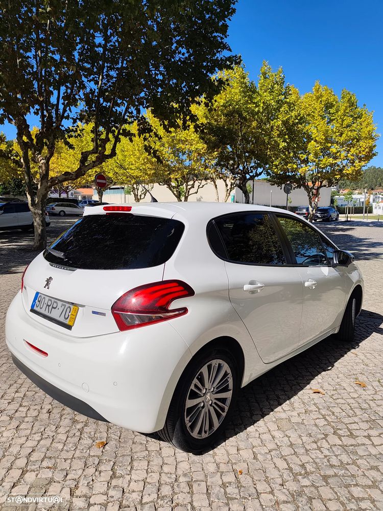 Peugeot 208 1.2 PureTech Style - 8