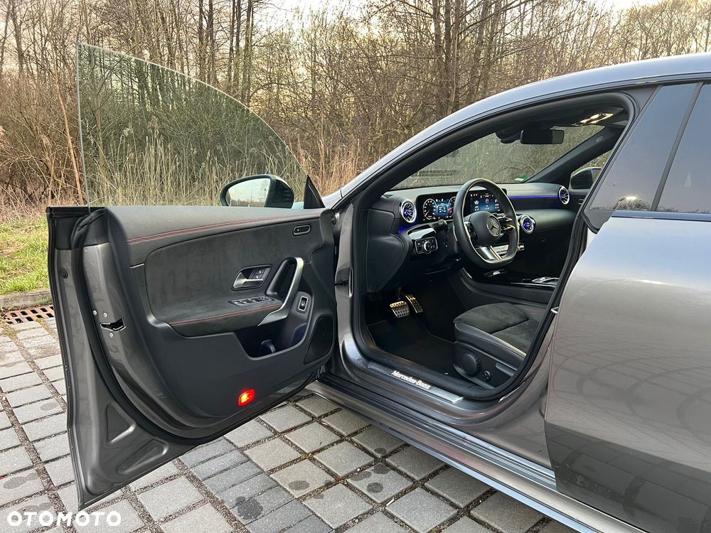 Mercedes-Benz CLA - 30