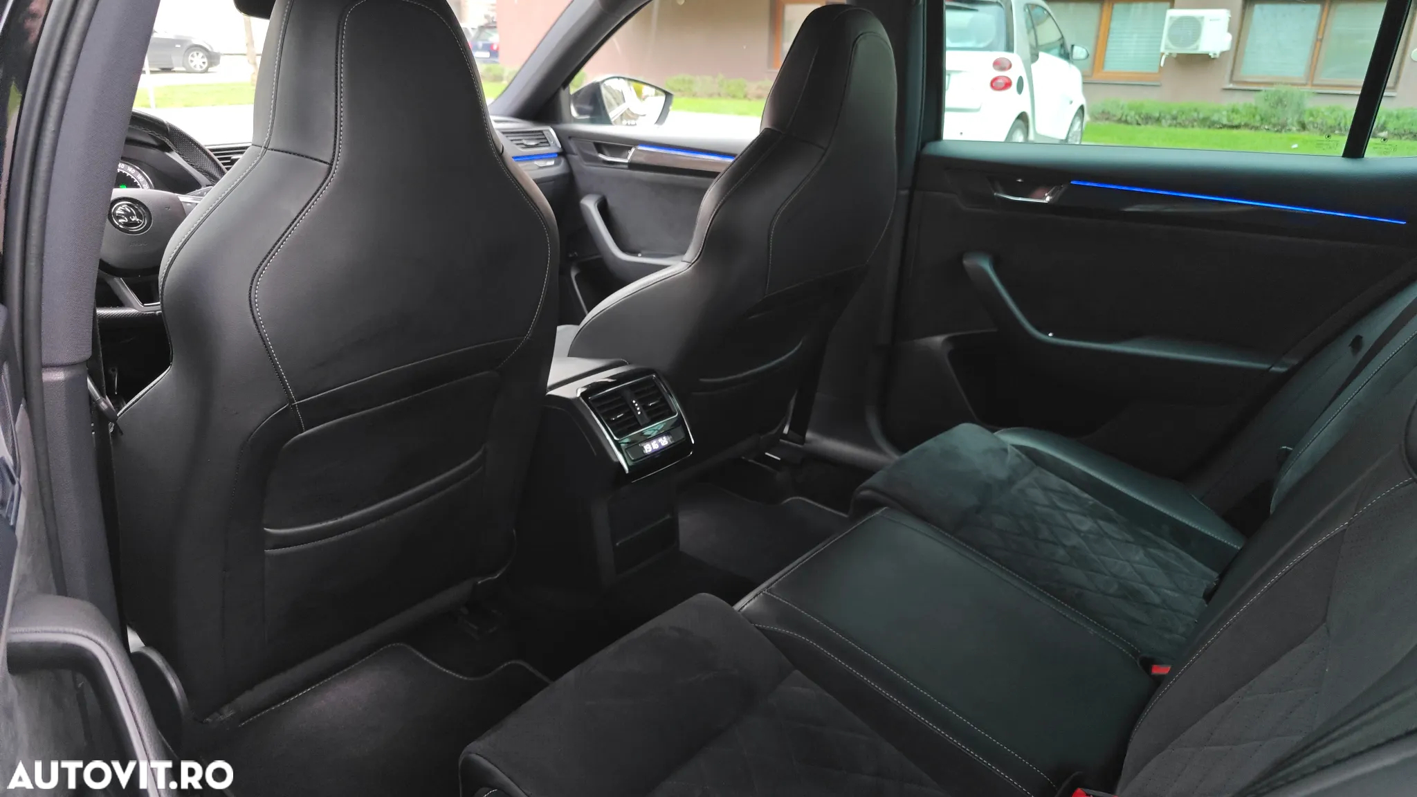 Skoda Superb 2.0 TDI DSG Sportline - 17