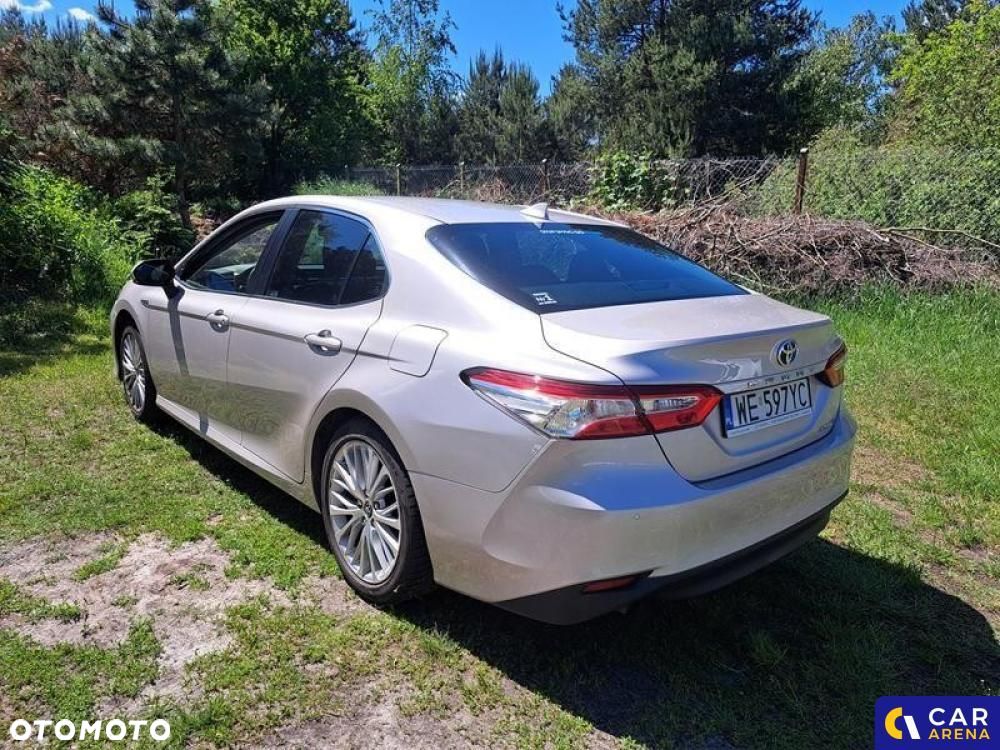 Toyota Camry - 1