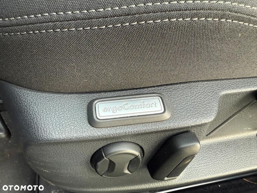 Volkswagen Passat ver-variant-1-4-tsi-act-bluemotion-technology-comfortline - 11