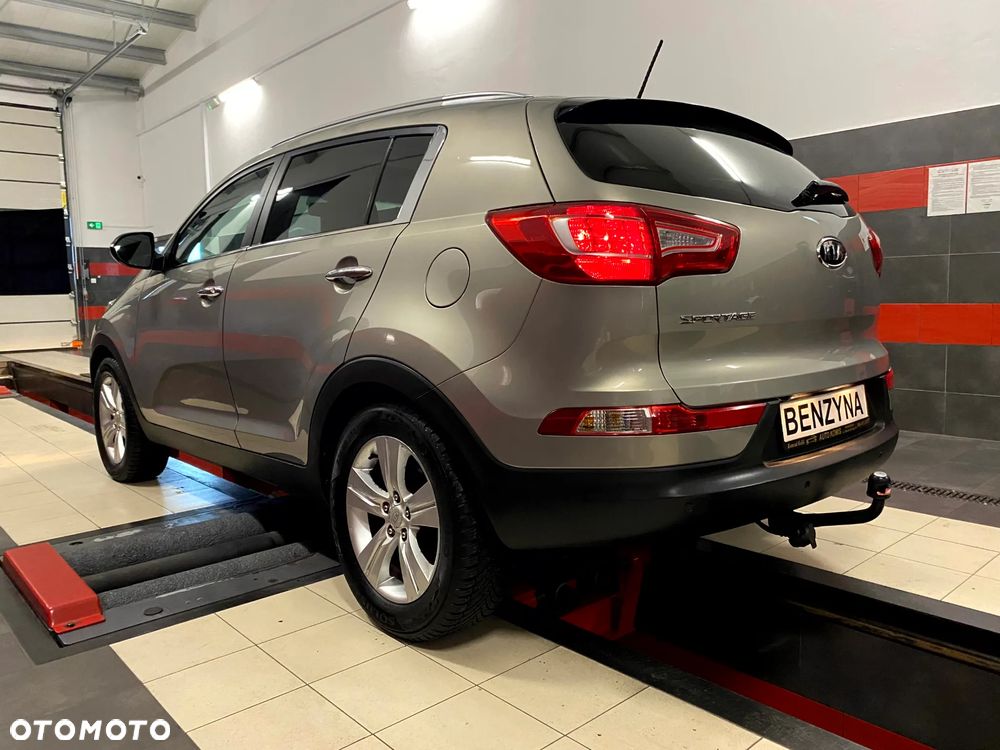 Kia Sportage 2.0 M - 9