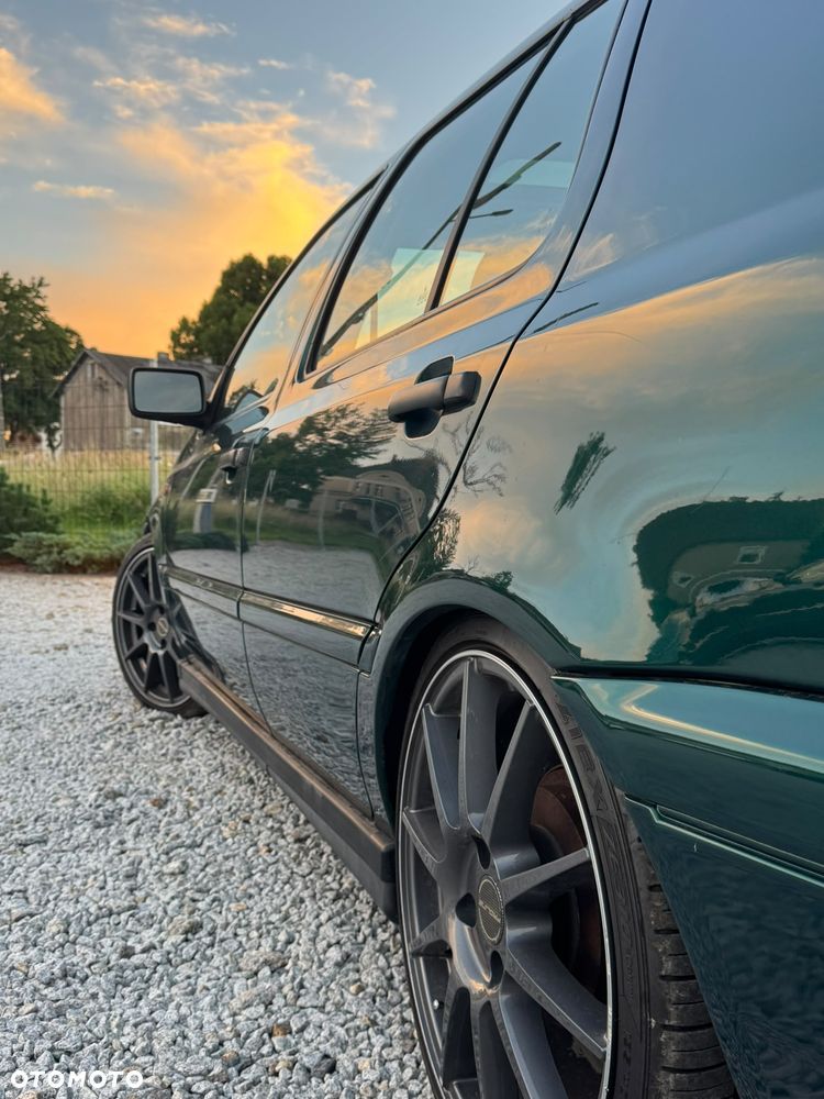 Volkswagen Vento - 16