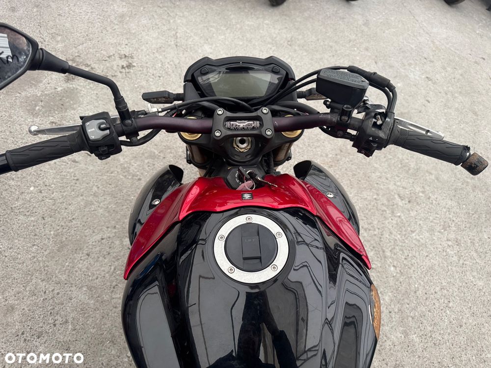 Suzuki GSX 1000 - 30