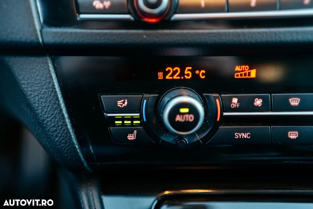 BMW Seria 5 520d Aut. Luxury Line - 16