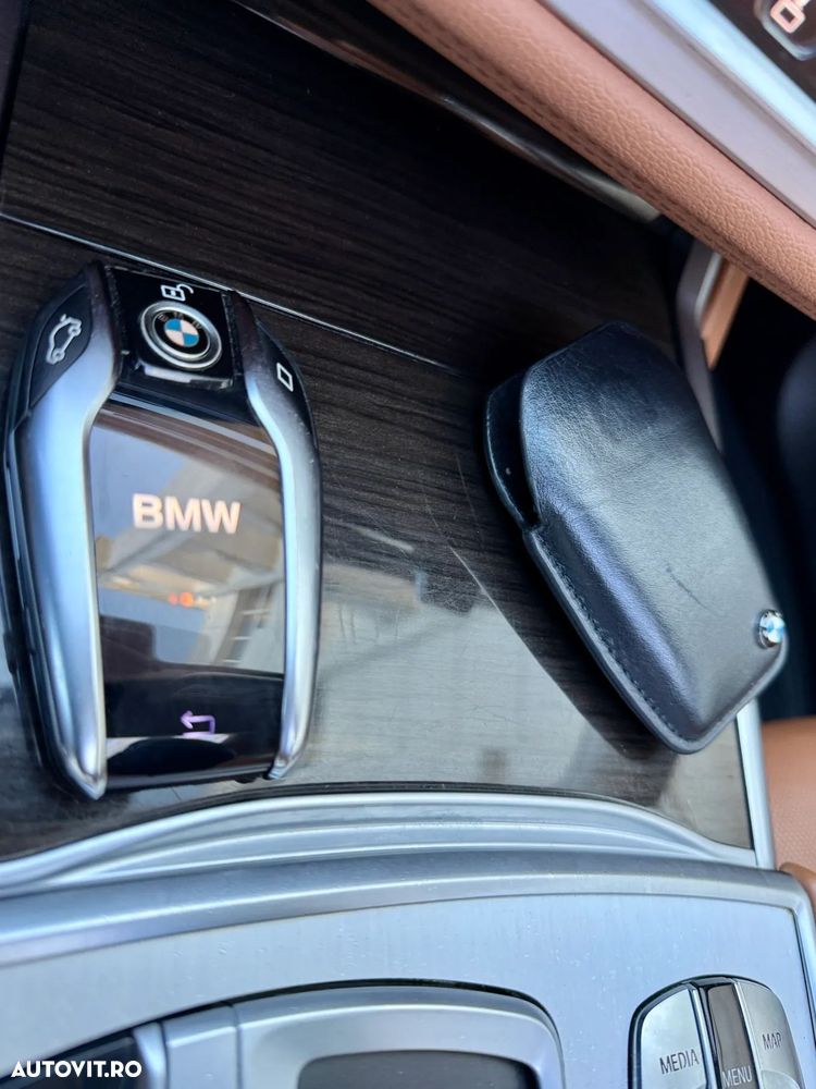 BMW Seria 7 740i Aut. - 25