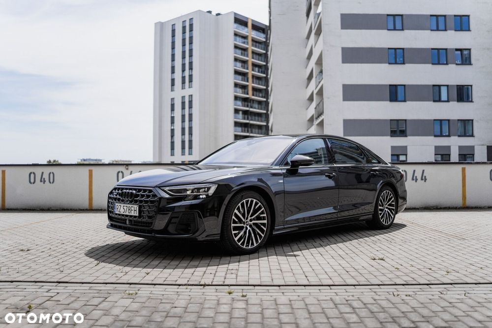 Audi A8 - 4