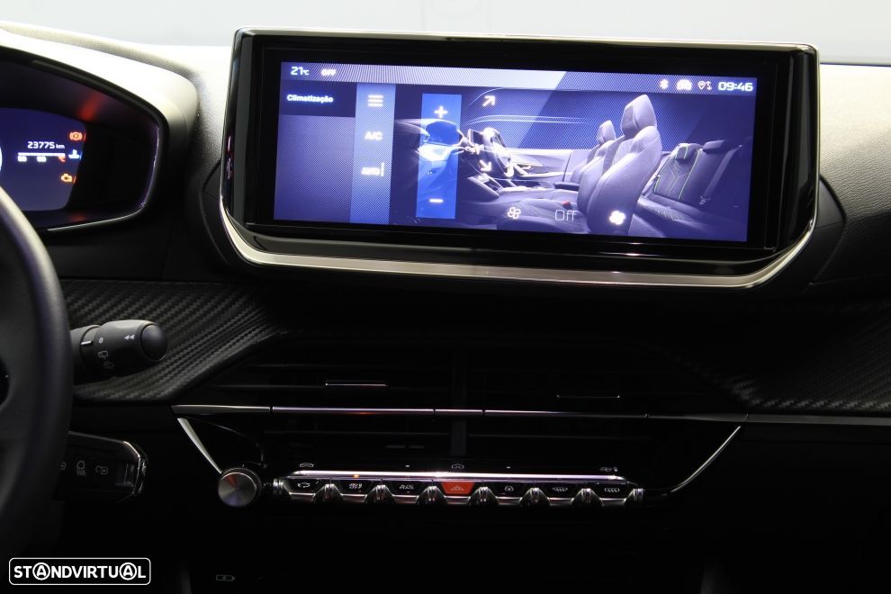 Peugeot 2008 1.2 PureTech Allure EAT8 - 17