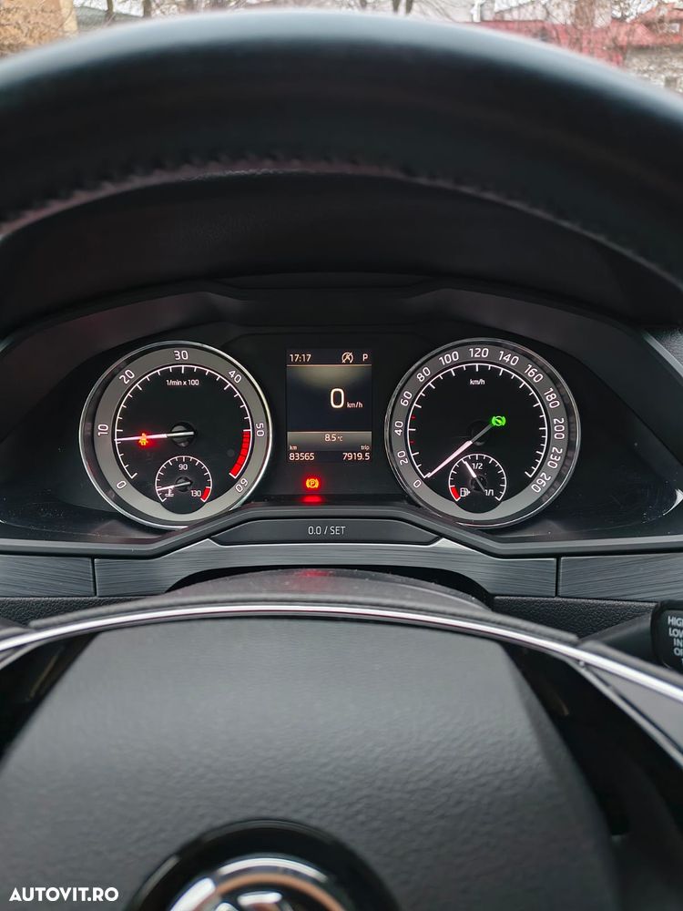 Skoda Superb 2.0 TDI DSG Ambition - 5