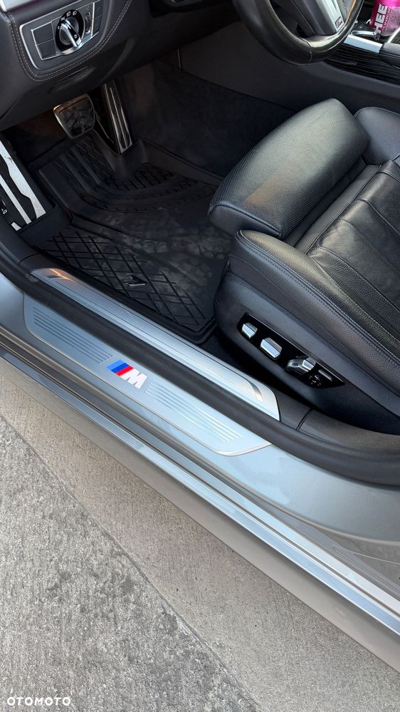 BMW Seria 7 740Li sport - 24