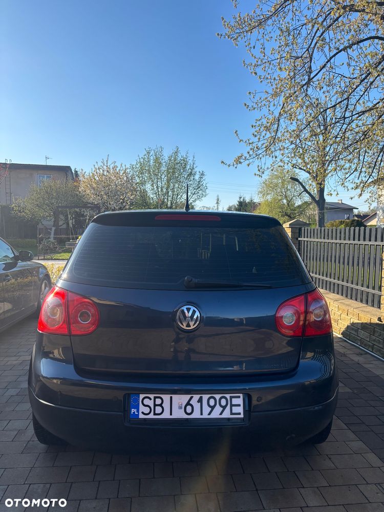 Volkswagen Golf 1.6 FSI Trendline - 4