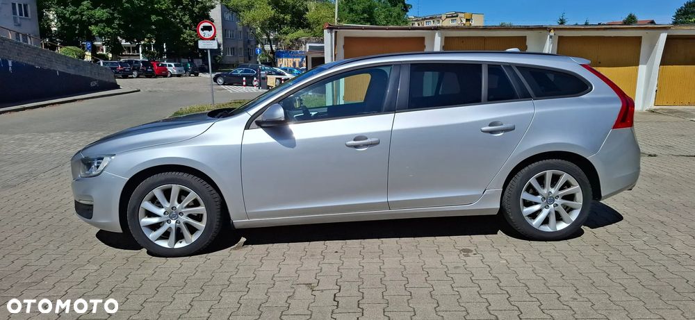 Volvo V60 D2 Summum - 5