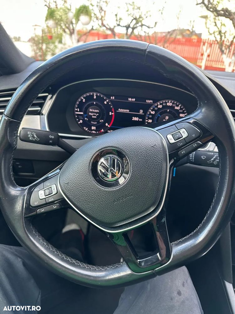 Volkswagen Passat Variant 1.6 TDI (BlueMotion Technology) DSG Comfortline - 10