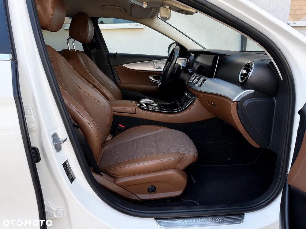 Mercedes-Benz Klasa E 220 d 4-Matic All-Terrain - 13