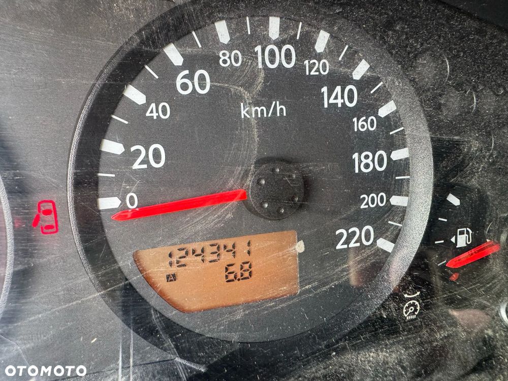 Nissan Navara 2.5 D FE - 7