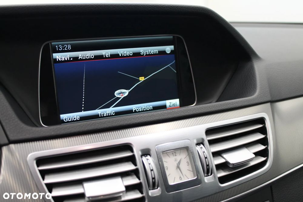 Mercedes-Benz Klasa E 300 BlueTEC 7G-TRONIC - 20