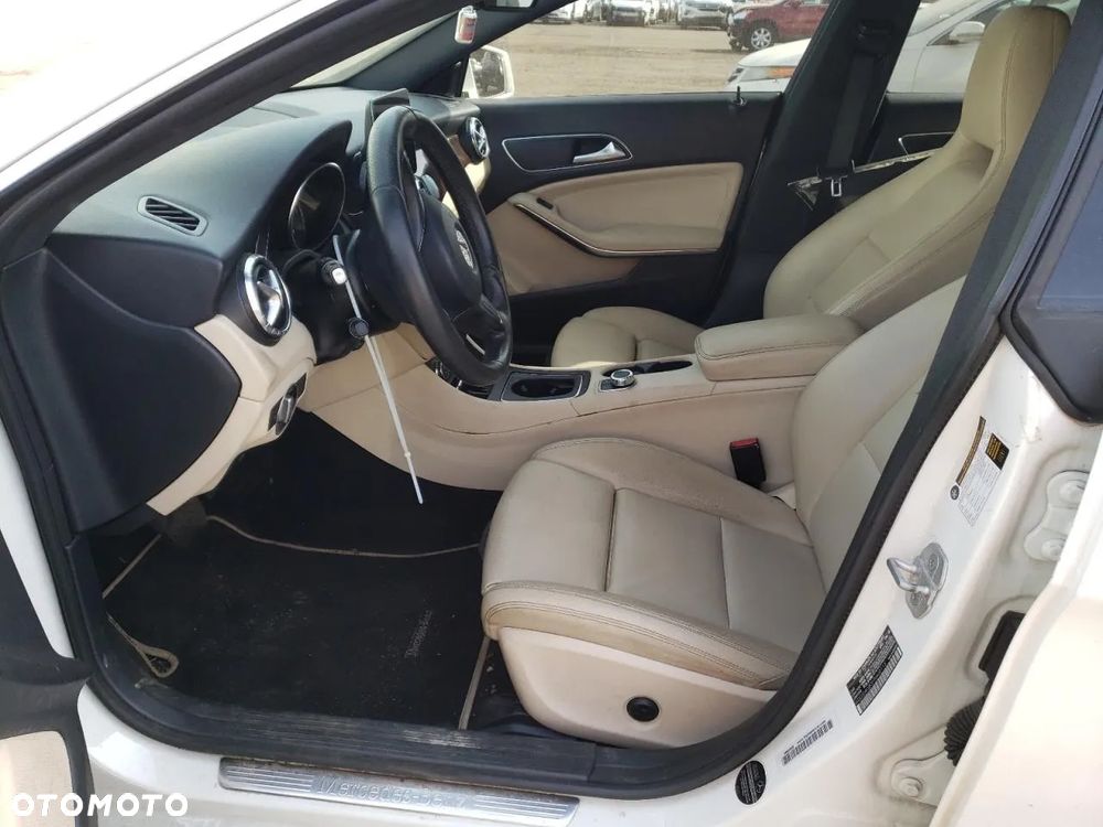 Mercedes-Benz CLA 250 4-Matic - 8