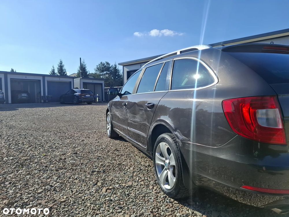 Skoda Superb 2.0 TSI Ambition DSG - 7