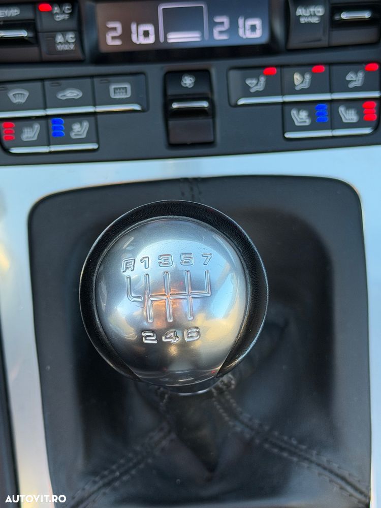 Porsche 911 Carrera 4 - 15