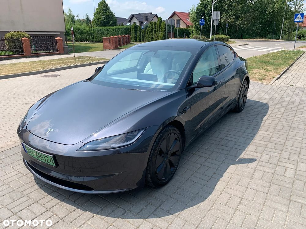 Tesla Model 3 AWD - 33