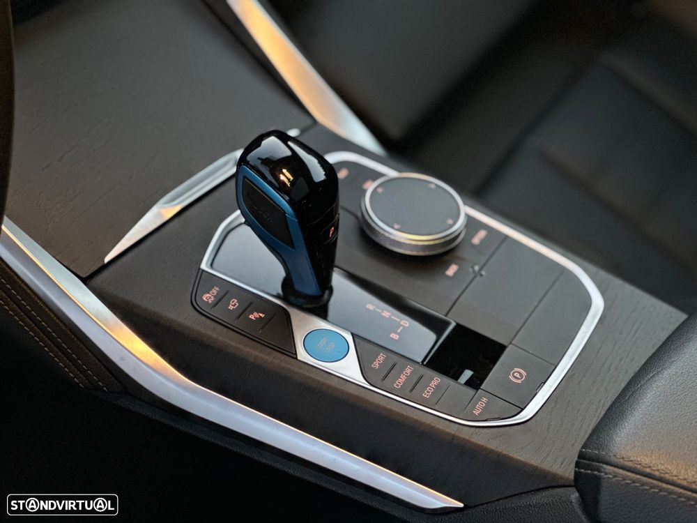 BMW i4 eDrive40 Pack Desportivo M - 31