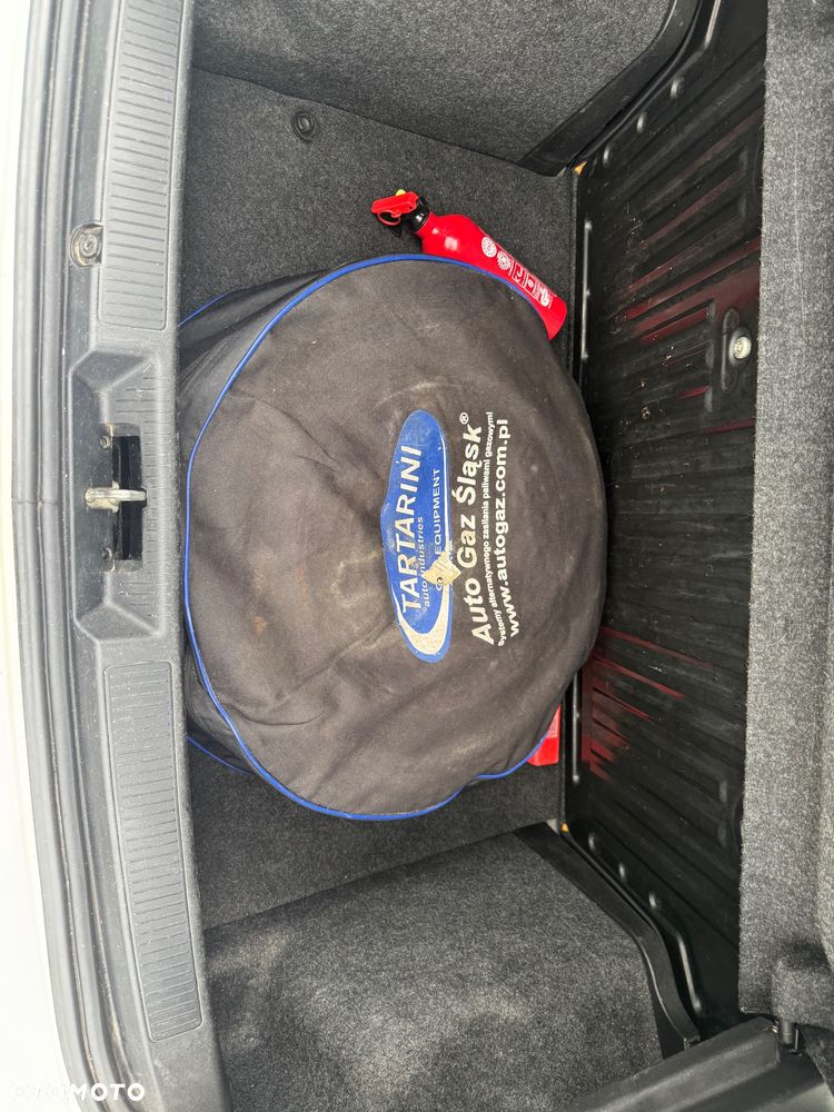 Fiat Punto 1.4 Easy S&S - 14