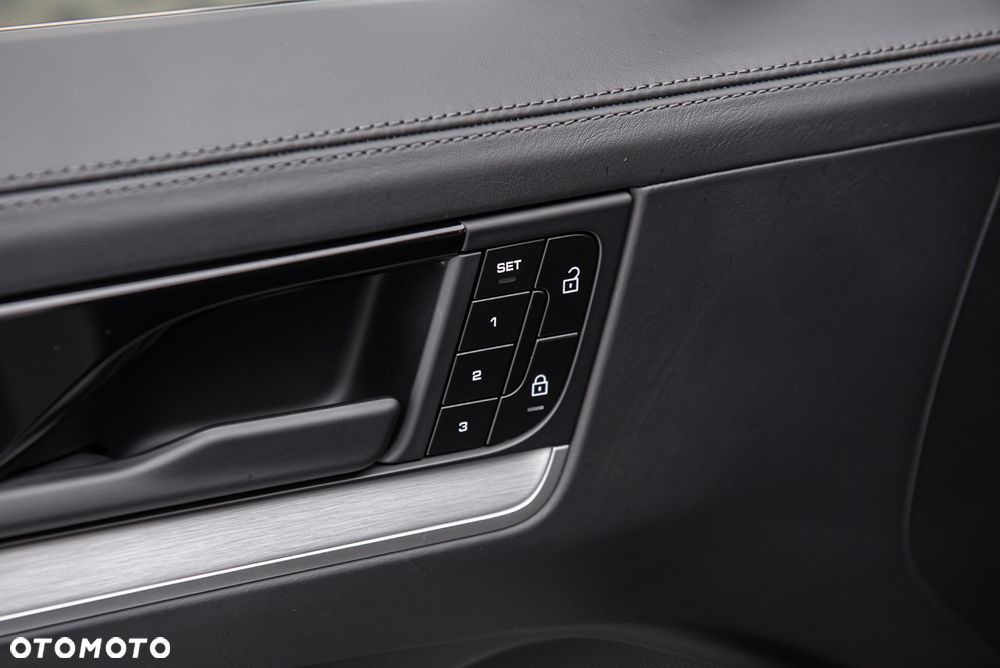 Porsche Cayenne - 15