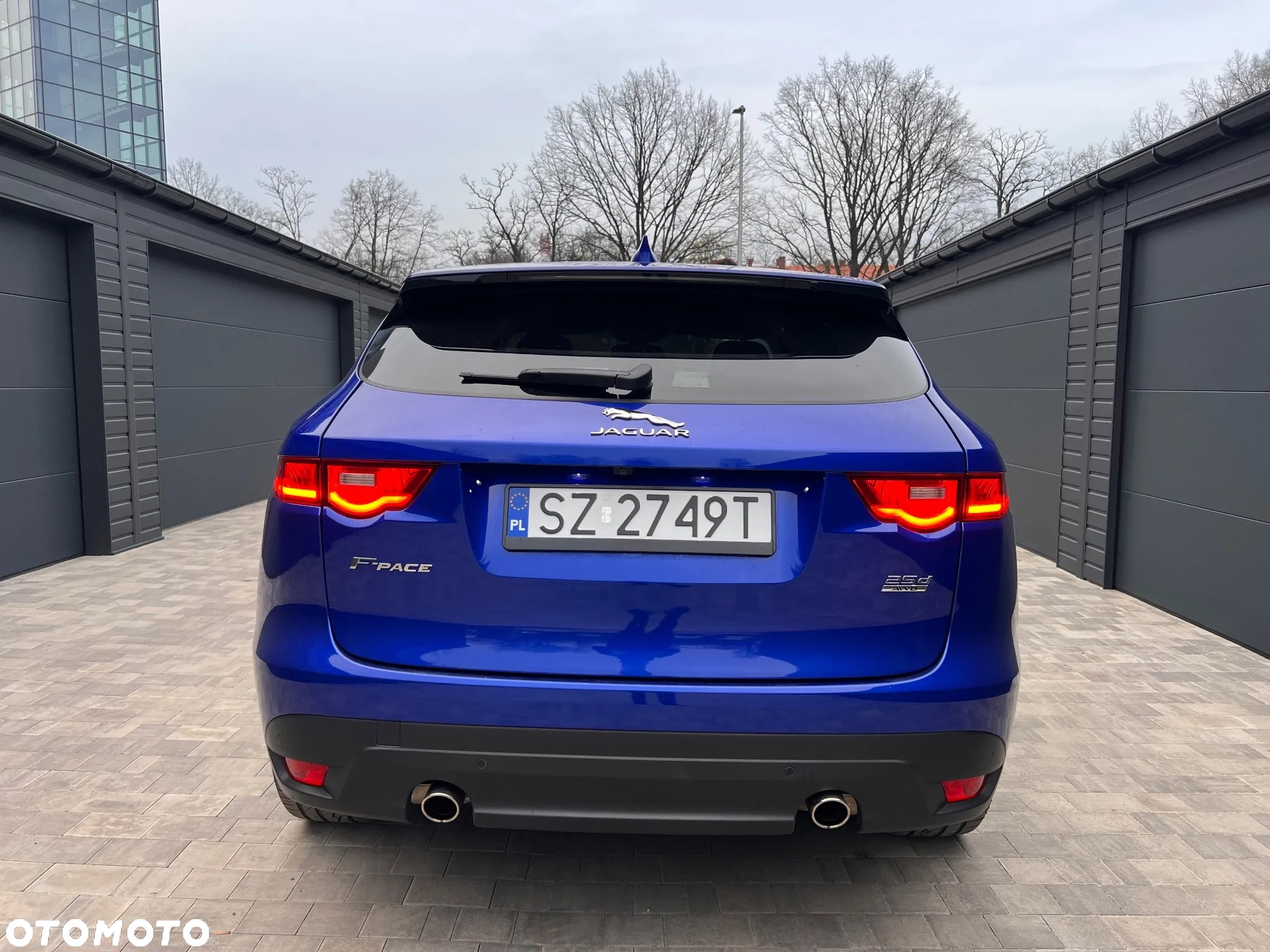 Jaguar F-Pace 25d AWD Portfolio - 16