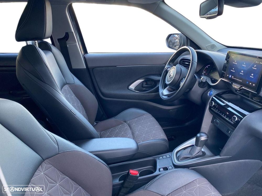 Toyota Yaris Cross 1.5 HDF Luxury - 14