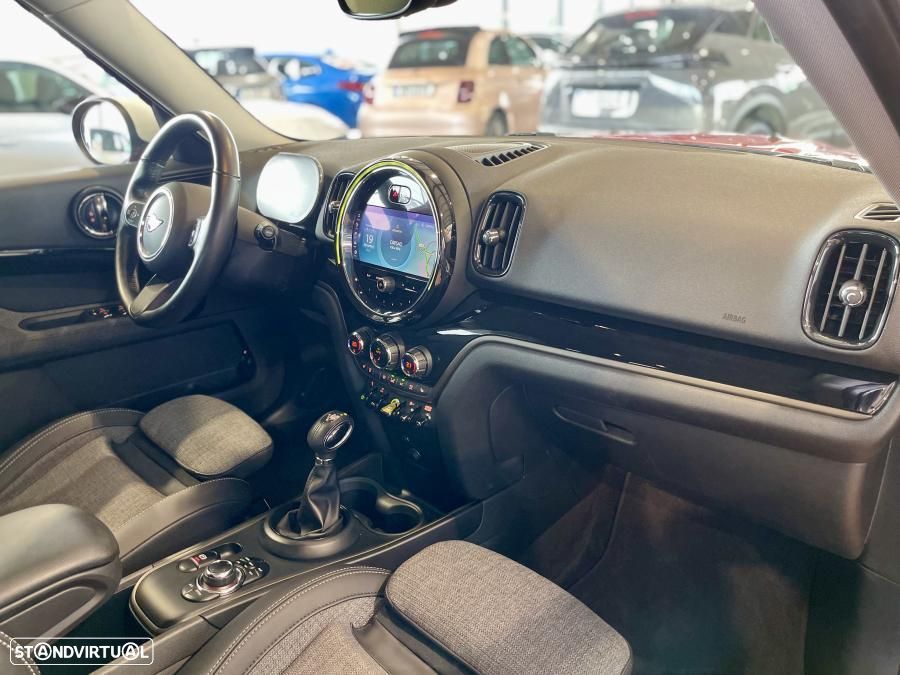 MINI Countryman Cooper SE ALL4 Auto - 33