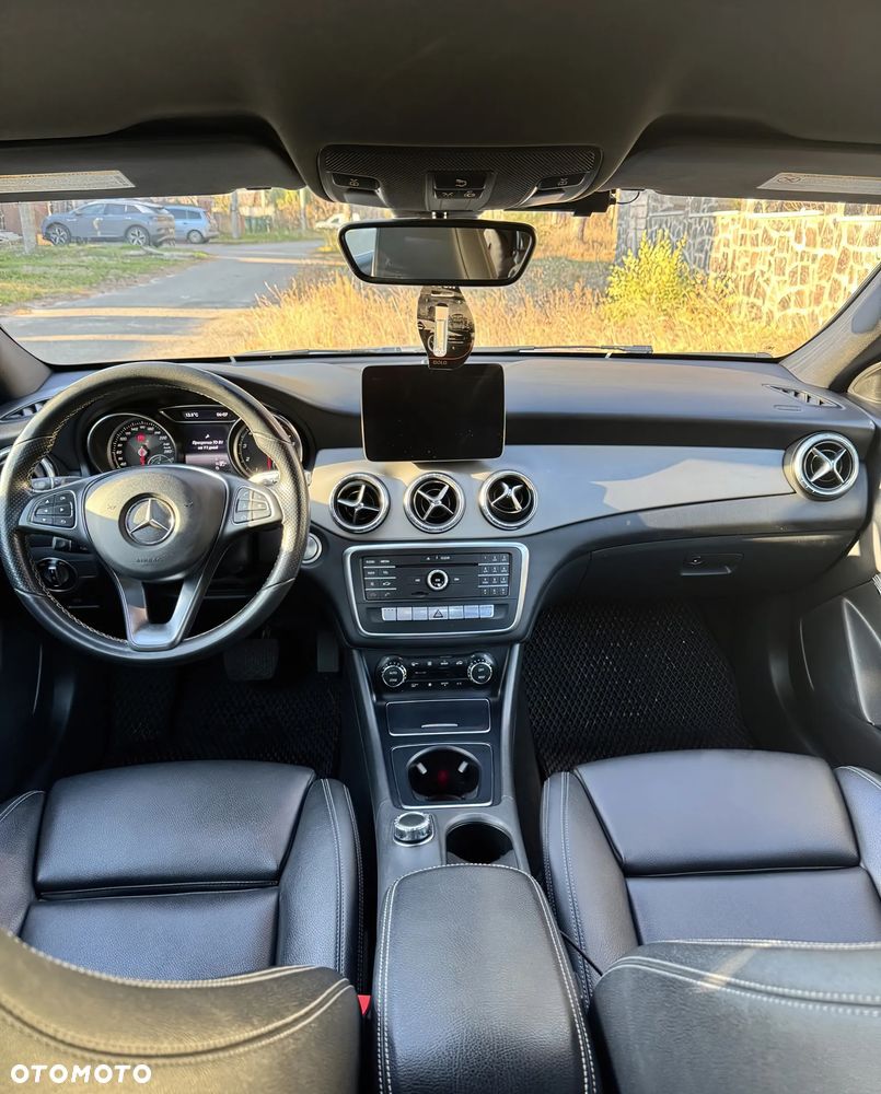 Mercedes-Benz CLA 250 4Matic 7G-DCT - 6
