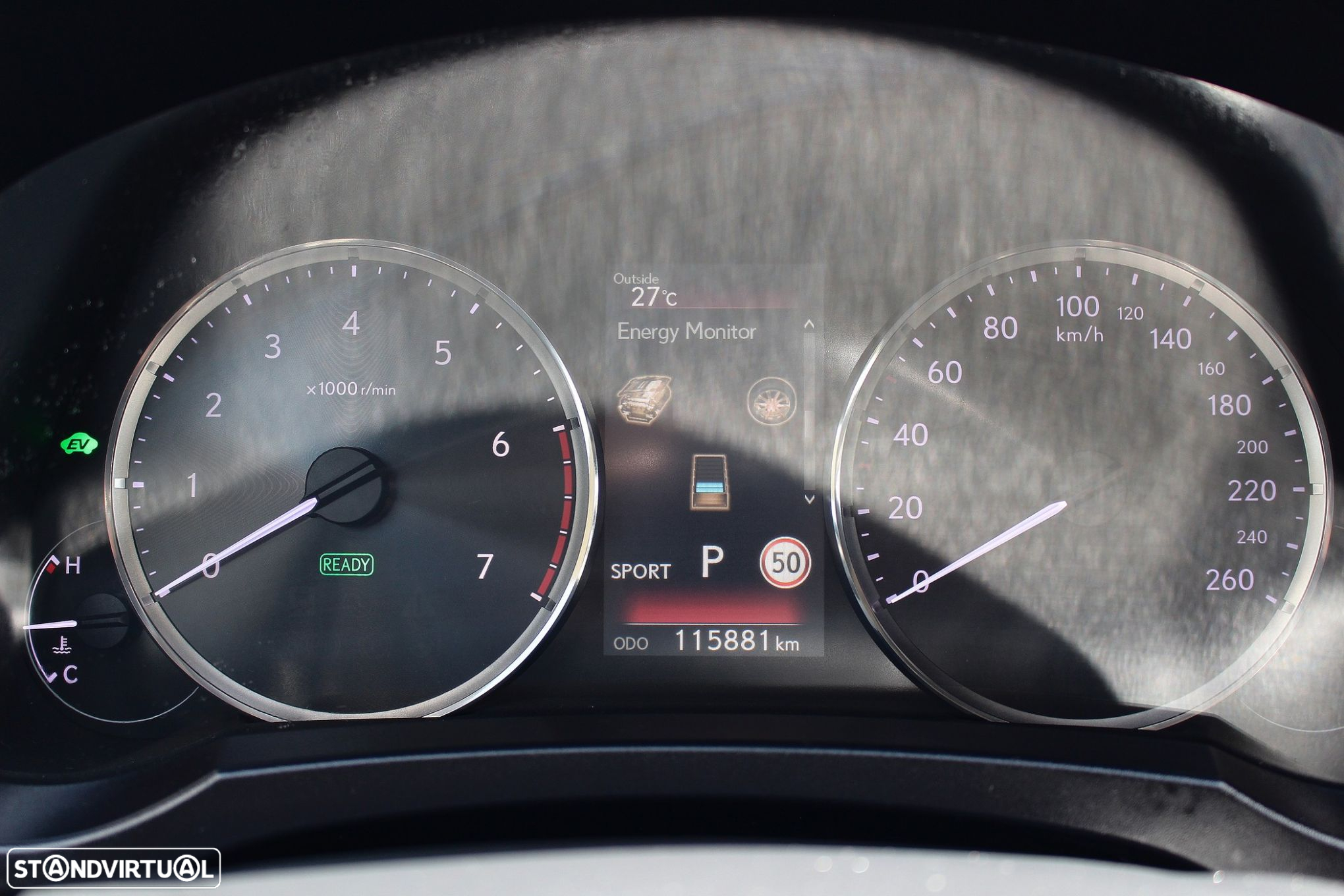 Lexus IS 300H Luxury - 29