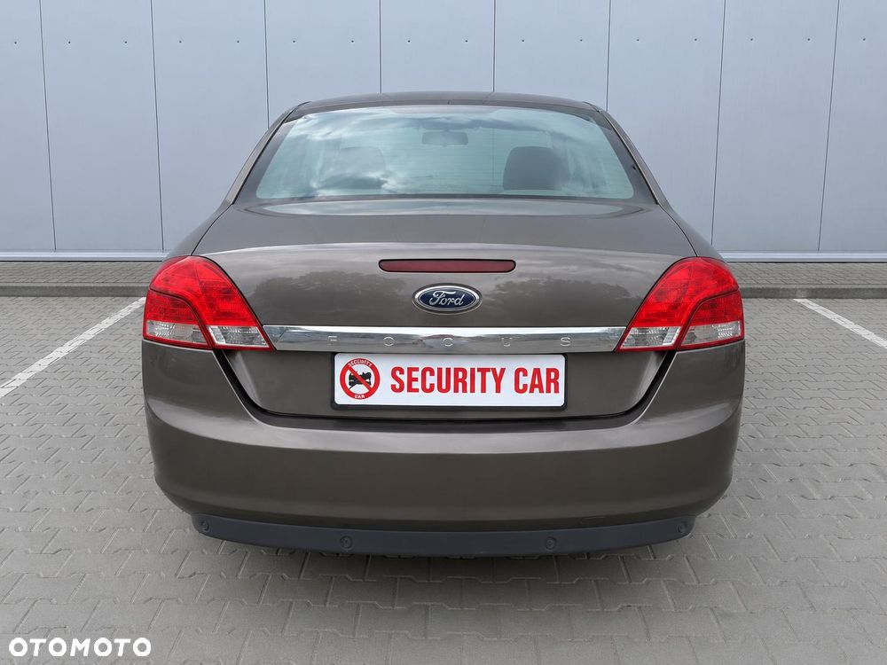 Ford Focus 2.0 16V Ghia - 6