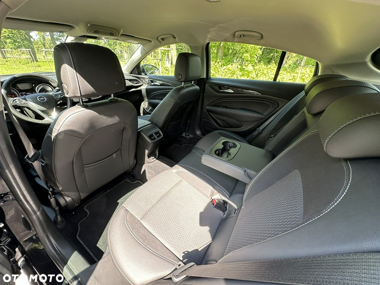 Opel Insignia - 25